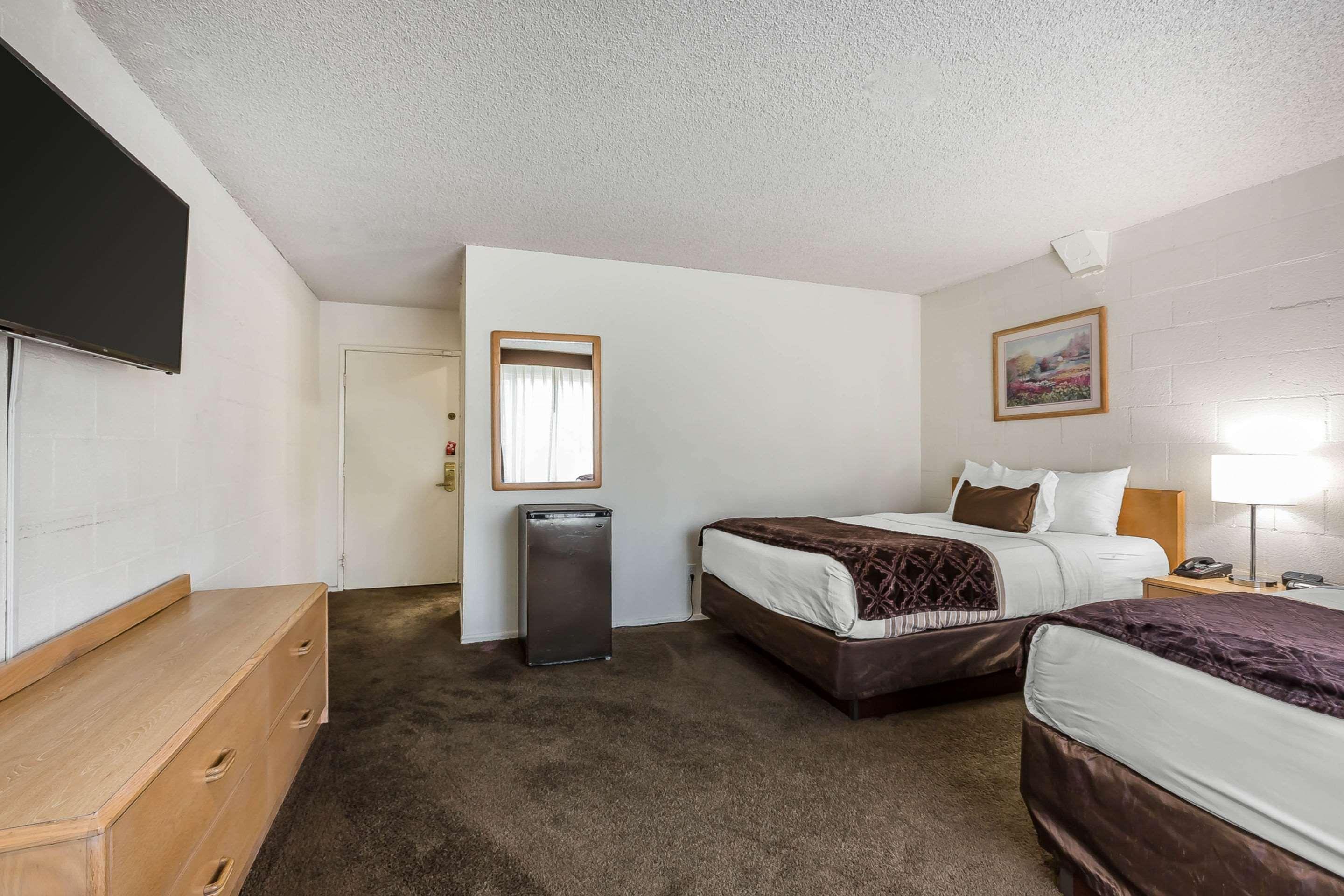 Econo Lodge Lake Elsinore Casino Exterior foto